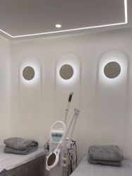 -苗方清颜痘肌研究所