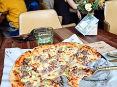 自制牛肉肠芦笋薄边披萨-O'mills Sourdough Bakery&Bistro(永嘉路店)
