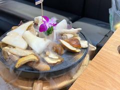-一朵菌·野生菌探索家火锅(南亚店)