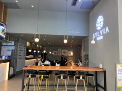-POKEE VIA&Brunch·维娅(重庆来福士店)