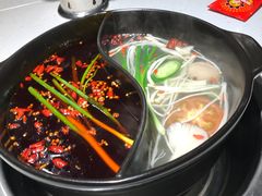 -钢管厂五区小郡肝串串香(奥克斯广场锦城万达店)