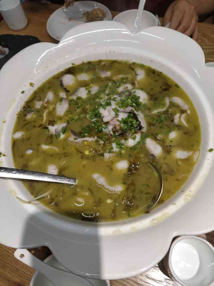 万绣园鱼鲜馆(健德门店)-"[薄荷]环境:不错,包间私密性很好 [.