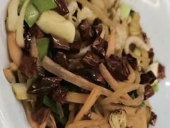 酸萝卜鱿鱼须-花楸树下(观水路店)