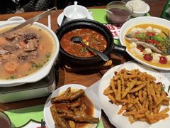 -鑫小城故事·藕汤·家常菜(台北一路总店)