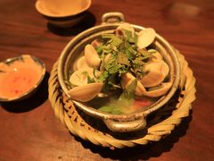 -Cuc Gach Quan Restaurant