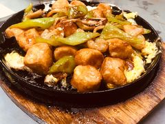 铁板蛋豆腐-老东镇啤酒屋海鲜加工·蒸汽海鲜·海鲜烧烤(台东店)