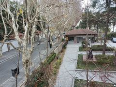 -穹六人间 people 6(岳阳路店)