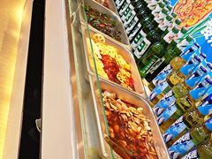 -涨巢·潮玩水疗局