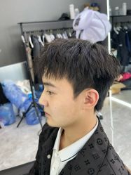 -藤野造型烫发染发