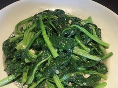 蒜蓉炒菠菜-大头虾越式风味餐厅(光明广场店)