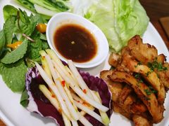 蜜糖炭烧猪颈肉配沙拉-星叶·东南亚料理(宁波万象汇店)