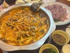 酸萝卜鱼火锅-大理.老字号渝记酸萝卜乌鱼(古城总店)