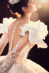 -艾米丽婚纱礼服