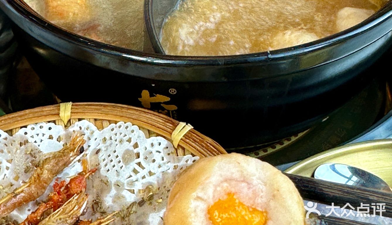 一锅两吃！谁家把火锅店开到螺蛳粉店里啊