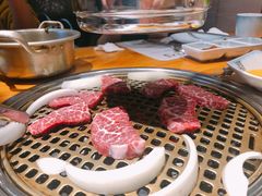 特级雪花牛肉-唯成•韩国炭火烤肉 유성고기