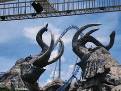 -七彩云南欢乐世界