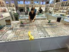 -新视达眼镜店·蔡司·依视路(名镜苑店)
