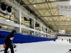 -乔波室内滑雪场