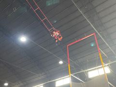 -嘿哟动霸CHUA·新潮玩运动娱乐中心·蹦床滑冰团建乐园