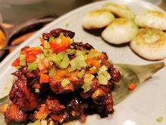 鸿运仔排-弄堂里(西溪龙湖天街店)
