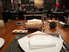餐前面包-光谷希尔顿酒店-厨意意大利餐厅(鸿雁路店)