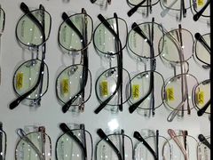 -现代眼镜批发城(威海路店)
