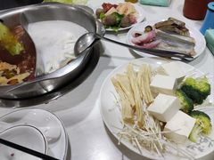 -尚品海鲜肥牛自助火锅(湖明店)