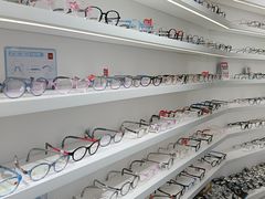 -美式眼镜·授权蔡司.依视路.尼康.豪雅.明月(南翔印象城店)