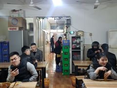 大堂-老字号杨坡红油米线腊汁肉夹馍(东四道巷店)