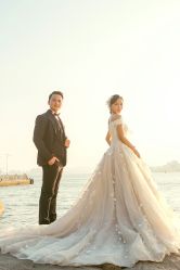 -现代经典婚纱摄影