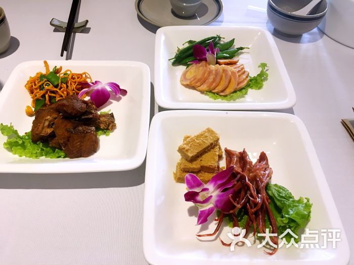 新新饭店湖岸线景观餐厅三人套餐图片 - 第1张