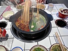 -袁记串串香(北国店)