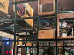 面包甜点陈列柜-喝丢一只鞋辣炒海鲜小烧烤(三八广场店)