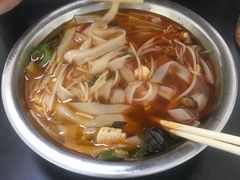 素宽粉-薛记襄阳香辣牛肉面(平安路店)