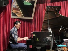 -东岸Cafe 爵士俱乐部