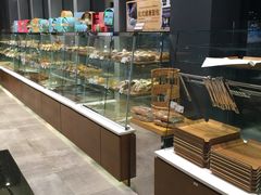 面包甜点陈列柜-巴黎贝甜(常德路店)