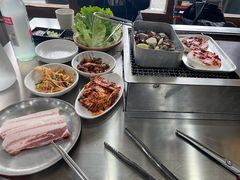 -牛信亭韩国料理·炭火烤肉(紫藤路店)