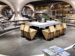 -钟书阁(珍园店)