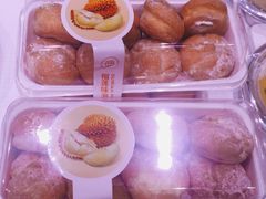 榴莲味泡芙-巴黎贝甜(大宁国际商业广场店)