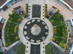 -亚龙湾中心广场