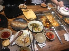 -吴氏老牌坊云南鱼豆花火锅店(通江街店)