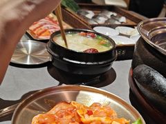 -围炉肉舍•炭烤活鳗•丹东海鲜烤肉(步行街店)