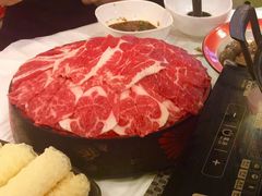 安格斯牛肉-鲜入围煮花胶鸡海鲜火锅