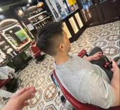 -豪帅男士理容馆