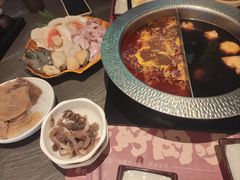 -牛YO寿喜烧·铁板烧和牛火锅自助(市府恒隆店)