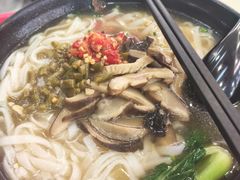 湖南米粉~三鲜浇头-复旦大学江湾校区食堂