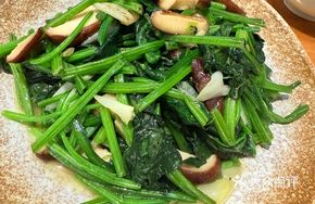 Stir-Fried Spinach with Mushrooms