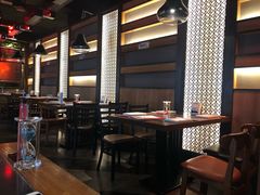 大堂-辣尚瘾·烤鱼·新川菜(交大直营店)