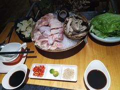 -洪氏嗨捞·广东猪肚鸡·椰子鸡火锅(西咸万象城店)