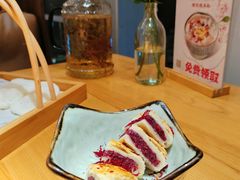 现烤鲜花饼-甘思咪哚·云南艺术餐厅(天河广百店)